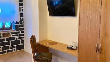 1 quarto, escrivaninha, Wi-Fi de cortesia