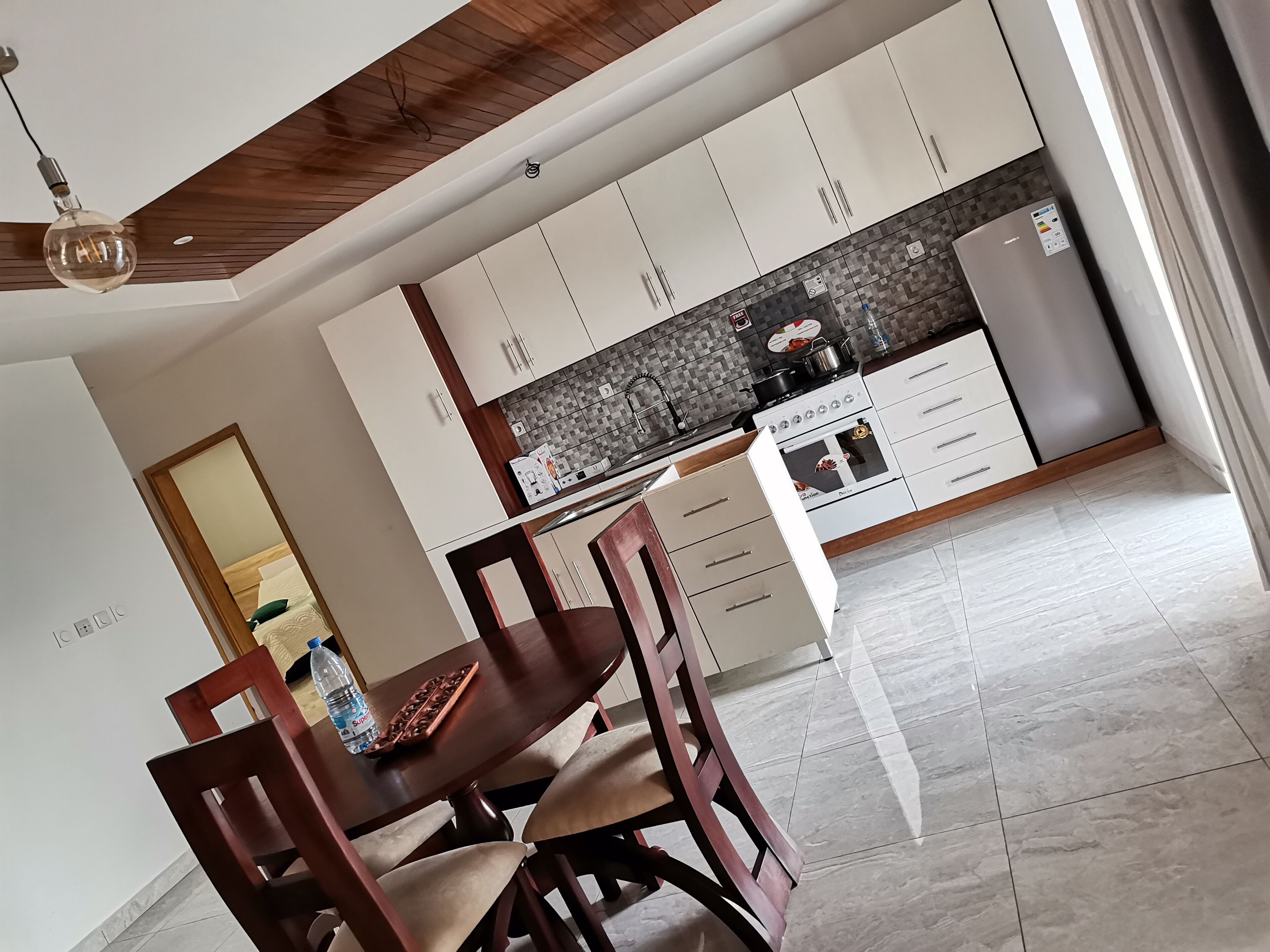 Mikrobølgeovn, ovn, kjøkkenutstyr og krydder