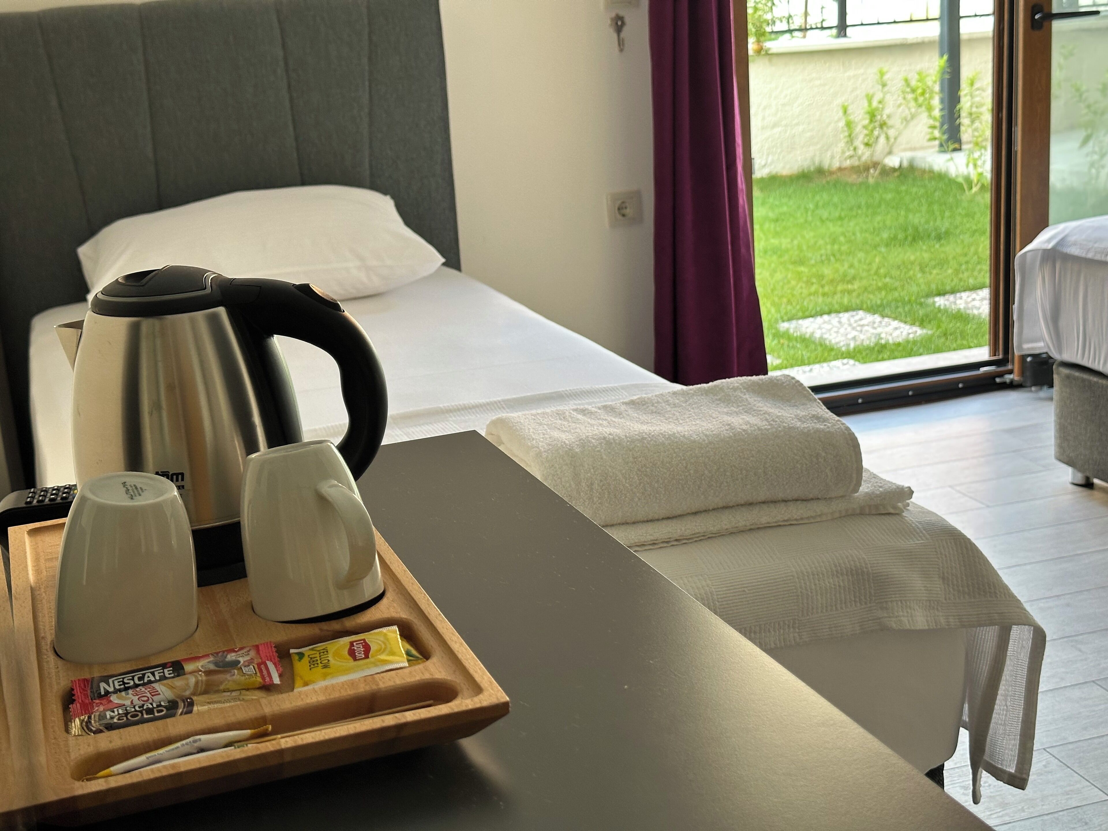 标准双床房 | 客房内保险箱、熨斗/熨板、免费 WiFi