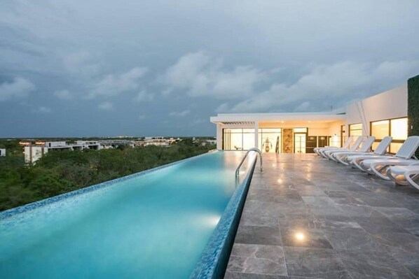 Indoor pool - Bright, Comfy and Good Location Studio in Tulum (Tulum)