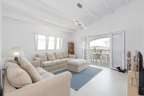 Living area - Villa Mare family friendly Villa in the heart of S'Algar (S'Algar)