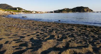 The little house in the city of two seas CIN;IT010059C2RP97E2GD