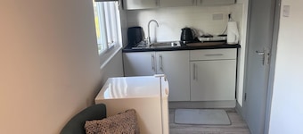 Remarkable Cozy 1-bed Studio in Romford London Uk