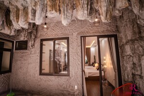 Quarto triplo premium | Frigobar (abastecido com alguns itens grátis), cofres nos quartos