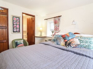 3 bedrooms, individually decorated, individually furnished, free WiFi