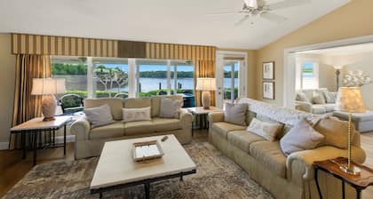 Spoonbill Lagoon with Fantastic Water Views of Palma Sola Bay!