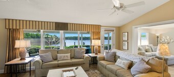 Spoonbill Lagoon with Fantastic Water Views of Palma Sola Bay!
