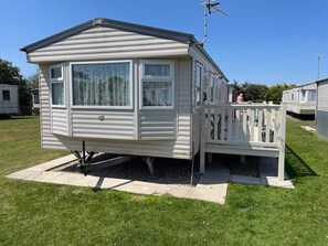 Apartment, Multiple Beds | Property grounds - Lovely 3-bed Caravan in Skegness (Skegness)
