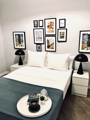 2 soverom og strykejern/-brett