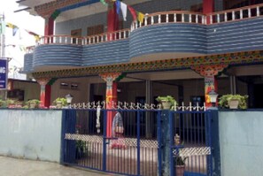 Fachada de la propiedad