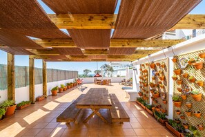 تناول الطعام بالخارج