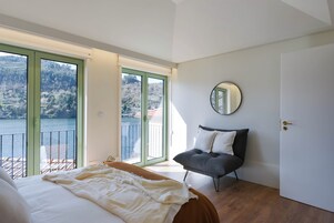 House | 2 bedrooms, premium bedding, individually decorated