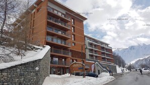 Unclassified image, 3 of 19, button - Paradiski ski in ski out plan peisey (PEISEY-NANCROIX)