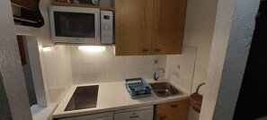 Réfrigérateur, micro-ondes, lave-vaisselle