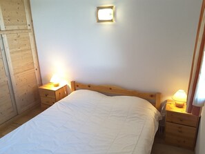 4 camere