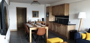 Dining - Paradiski new, calm and sunny vallandry (LANDRY)