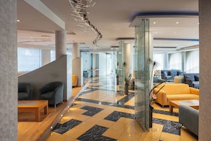 Lobby sitting area - Kreoli Suites Glyfada (Glyfada)