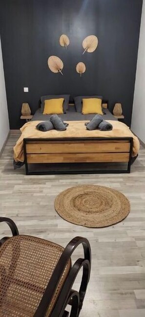 3 bedrooms, iron/ironing board, free WiFi, bed sheets