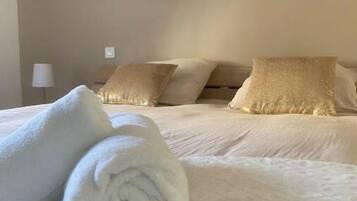 3 chambres, fer et planche à repasser, Wi-Fi gratuit, draps fournis