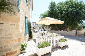 ด้านหน้าที่พัก