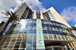 Exterior - Fabulous Gibraltar apartment with ocean view terrace
Free parking included. (Gibraltar)