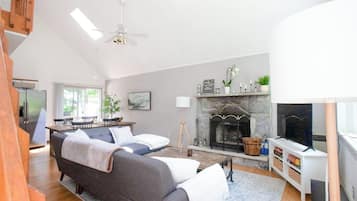 Smart TV, fireplace, offices, computer monitors