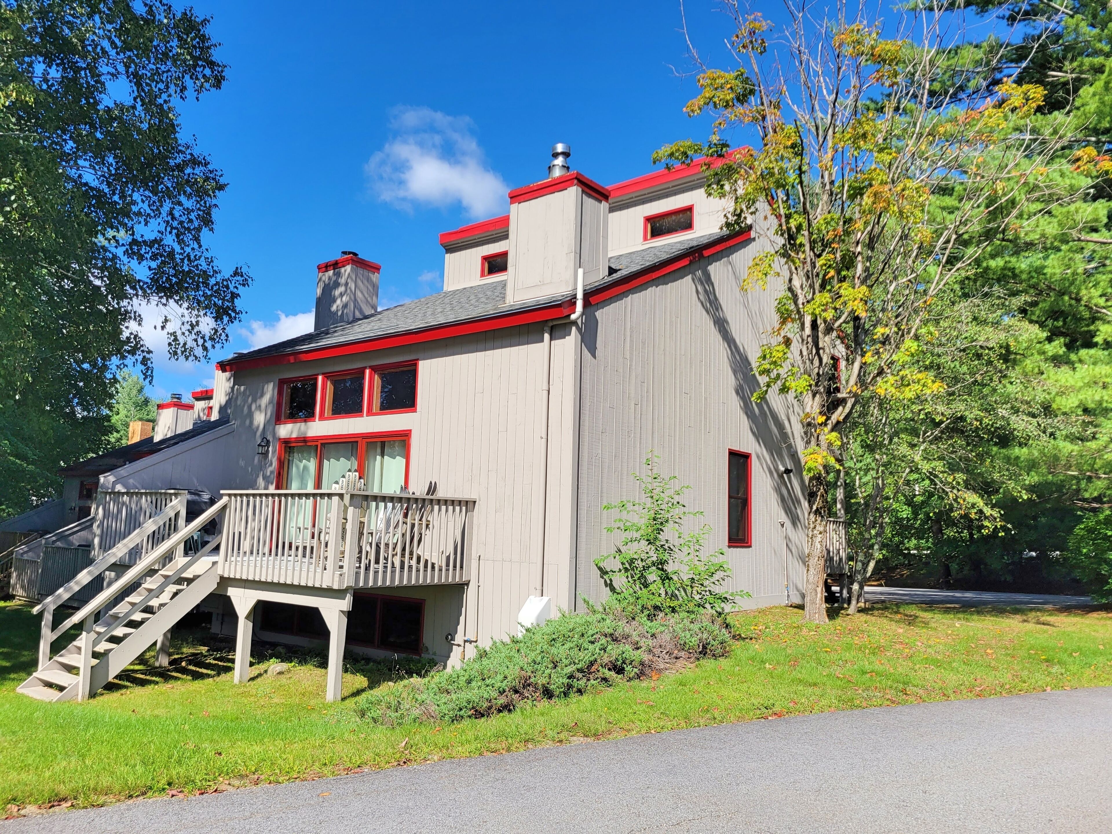 L5301- Managed by Loon Reservation Service - NH Meals & Rooms Lic# 056365