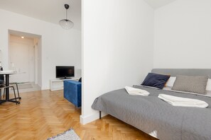 Living room - Modern Studio Abramowskiego by Renters (Lodz)