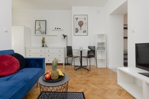 Living room - Modern Studio Abramowskiego by Renters (Lodz)