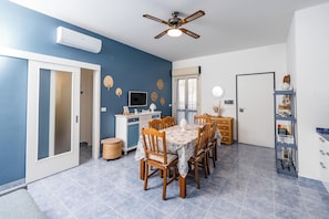 Apartment | Dining room