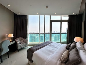 Panoramic Apartment | 1 bedroom, individually decorated, individually furnished, desk