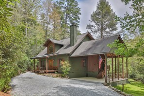 Exterior - Whisper Creek of Sapphire Valley (Transylvania County)