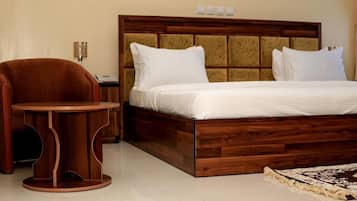 Executive Room | 1 bedroom, desk, laptop workspace, free WiFi