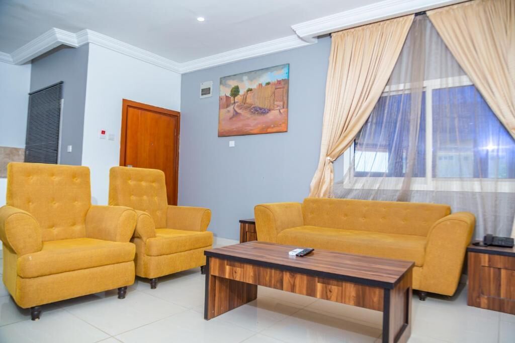 executive room | desk, laptop workspace, free wifi