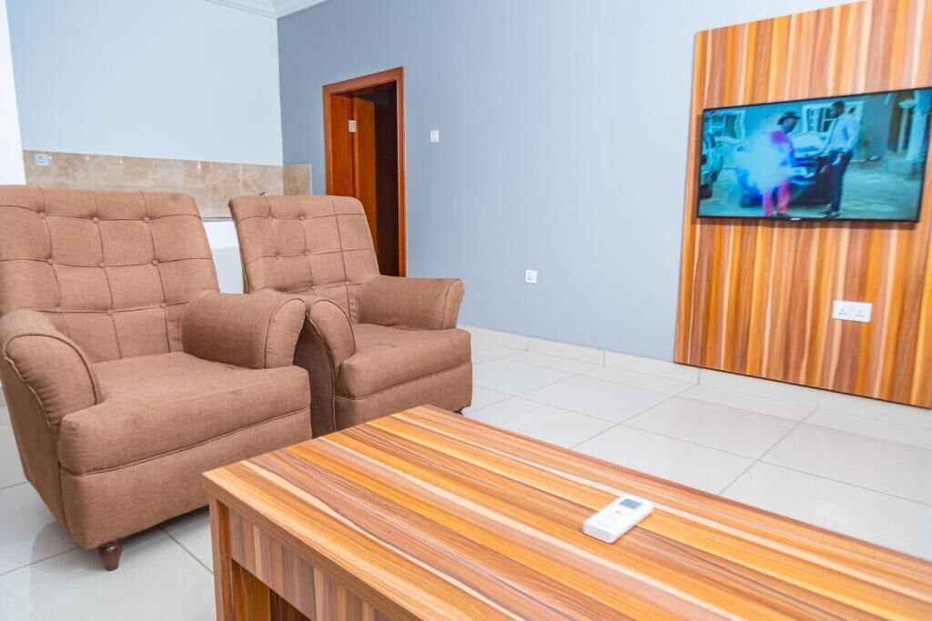 economy room | desk, laptop workspace, free wifi