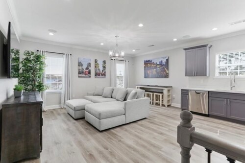 Pleasant Peachy Escape