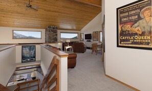 Smart TV, fireplace, stereo