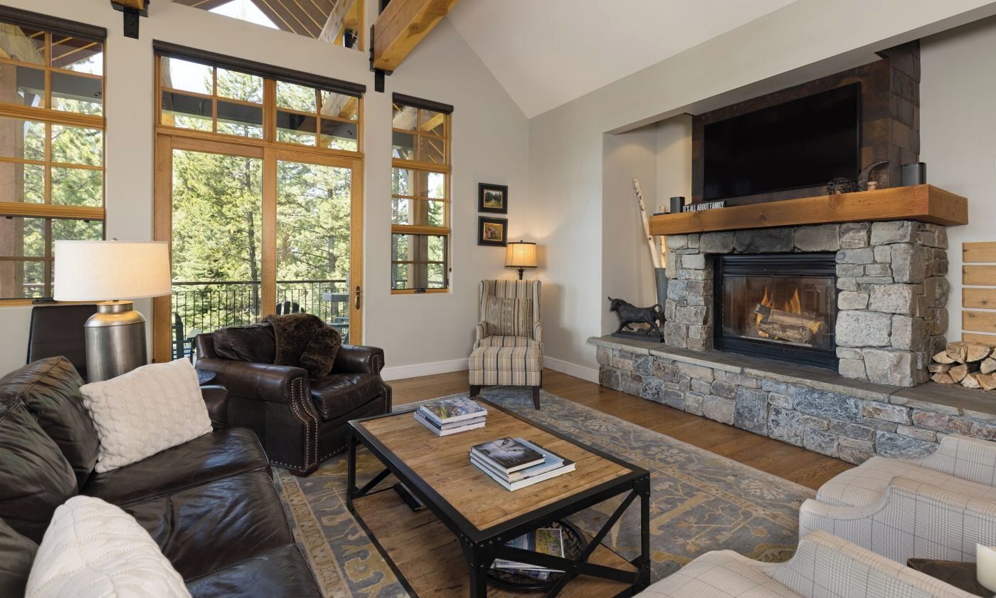 TV connectée, cheminée, jeux vidéo, chaîne hi-fi