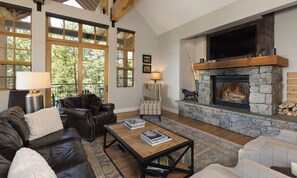 TV connectée, cheminée, jeux vidéo, chaîne hi-fi