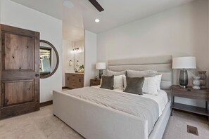 4 bedrooms, desk, iron/ironing board, free WiFi