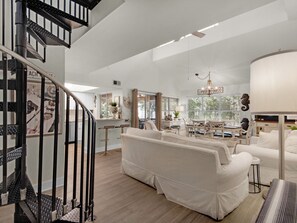 Interior - Beautiful 2nd Floor Cottage at Hidden Dunes (Miramar Beach)