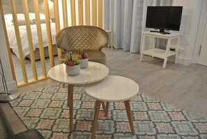 1 habitación, tabla de planchar con plancha, wifi gratis y ropa de cama