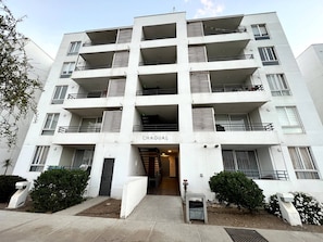 Apartment, 3 Bedrooms, Accessible, Smoking | Property entrance
