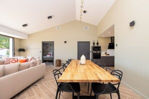 Dining - Villa with view and private pool for 12 people (Saramon)