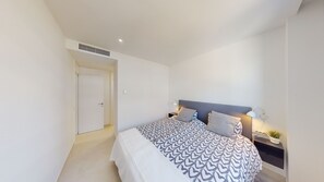 2 habitaciones, tabla de planchar con plancha y wifi gratis 