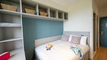 Dunlin Village Double Room | 1 bedroom, desk, laptop workspace, free WiFi
