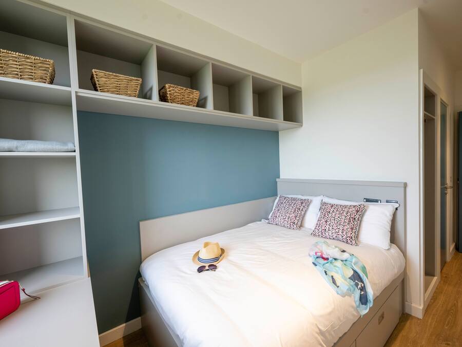 Dunlin Village Double Room | Desk, laptop workspace, free WiFi, bed sheets