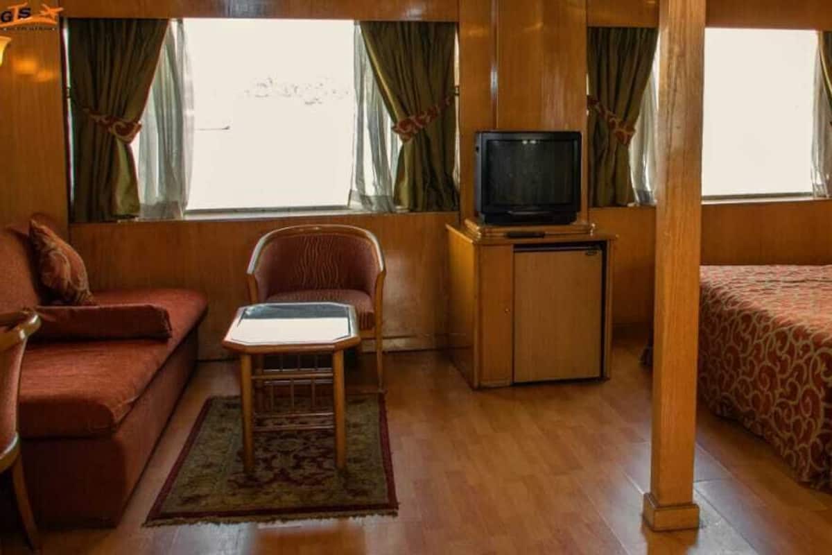 Minibar, in-room safe, desk, soundproofing