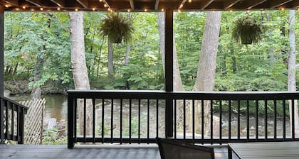 Creekside Escape w/ Balcony Near Smokies