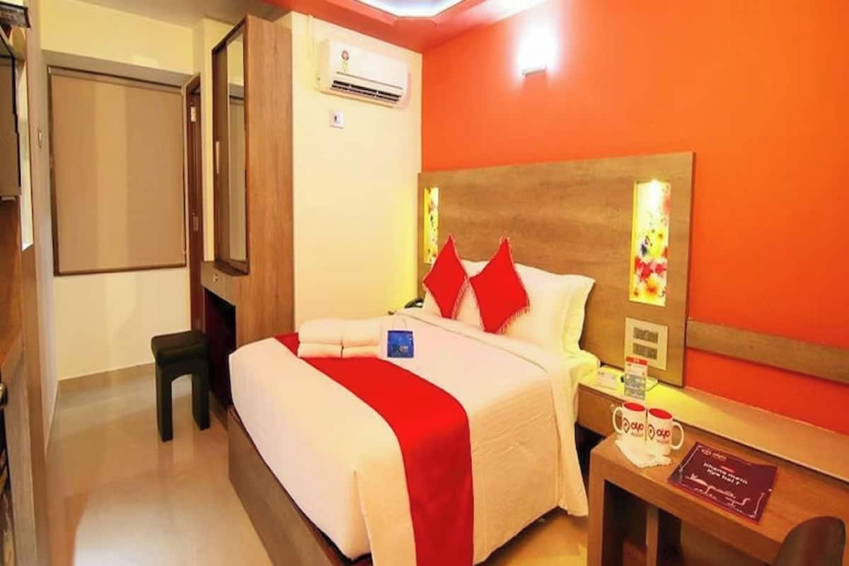 Habitación doble Deluxe, vista a la ciudad | Escritorio, insonorización, wifi gratis y ropa de cama